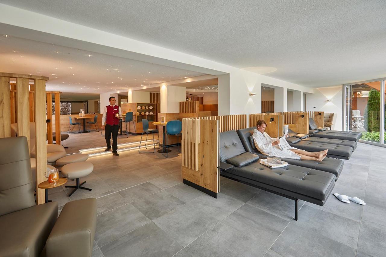 Erfurths Bergfried Ferien & Wellnesshotel Hinterzarten Exterior photo