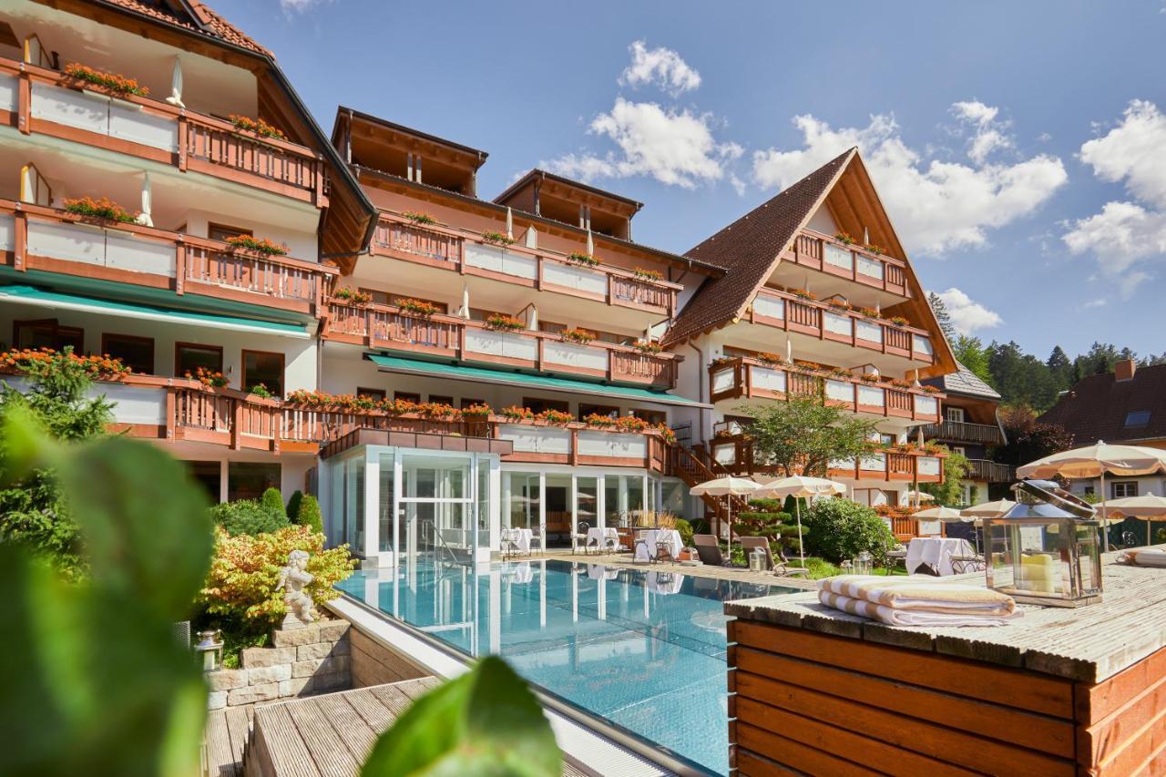 Erfurths Bergfried Ferien & Wellnesshotel Hinterzarten Exterior photo