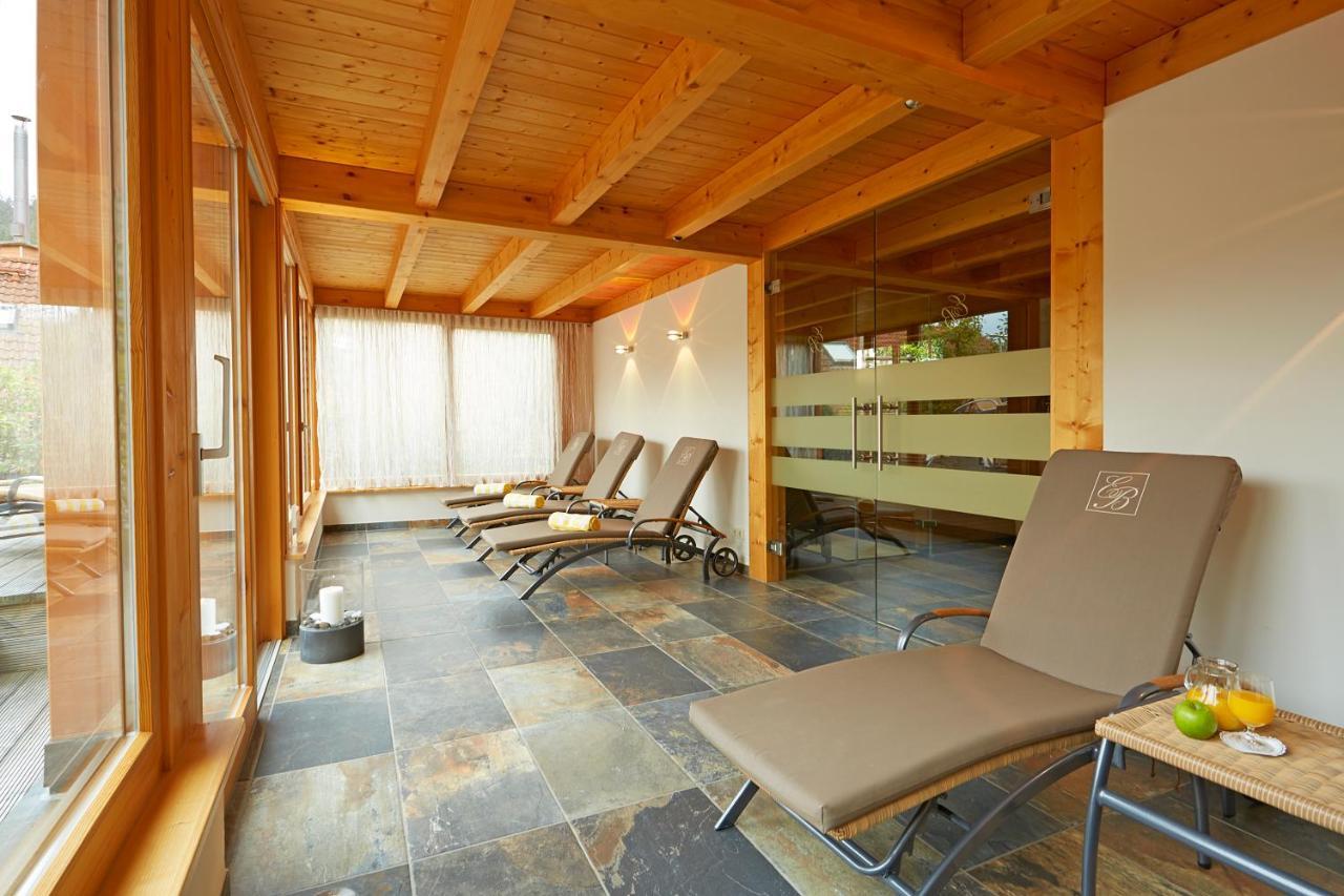 Erfurths Bergfried Ferien & Wellnesshotel Hinterzarten Exterior photo