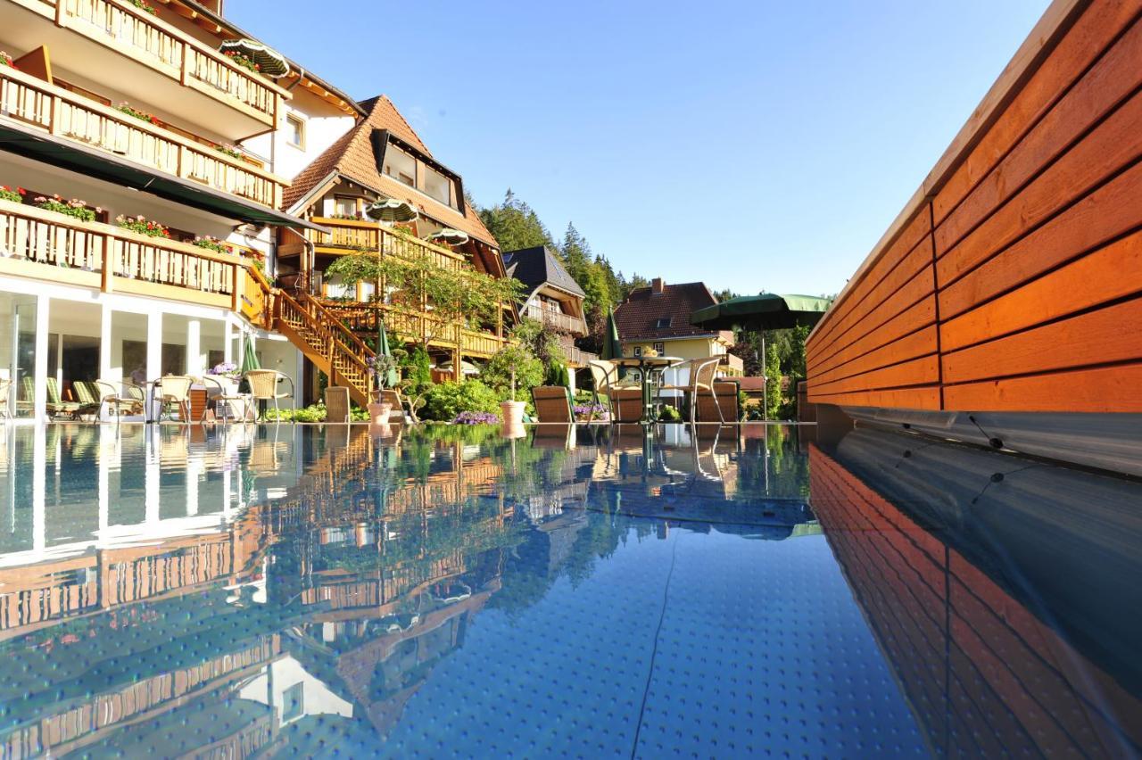 Erfurths Bergfried Ferien & Wellnesshotel Hinterzarten Exterior photo